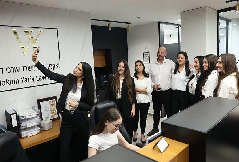 גלריית המשרד — עו״ד יריב ואקנין